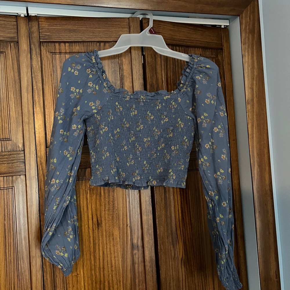 AerieFloral Blue Smocked Women's Top